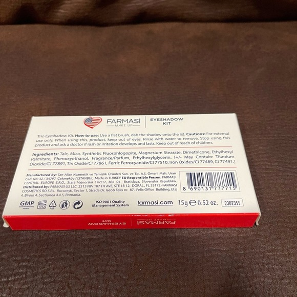 Mary Kay Brush Set and Farmasi Eyeshadow Pallet NWT - Picture 5 of 6